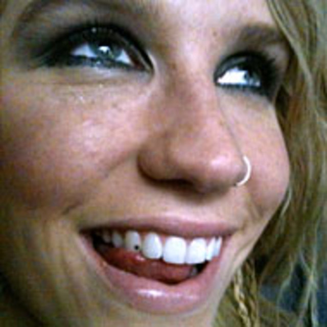 kesha-diamond-tooth