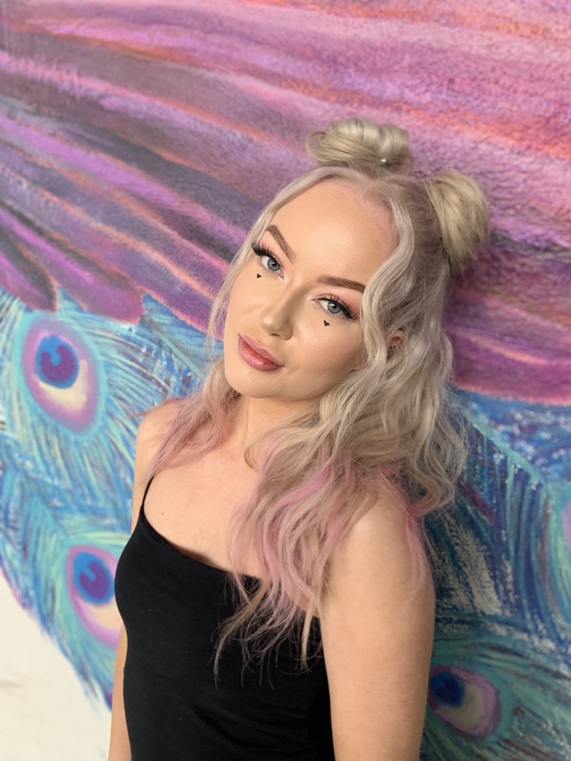 Space bun egirl