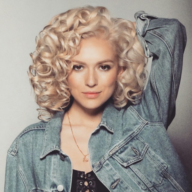 Look out Janet there's a new gal in town. 90's curls