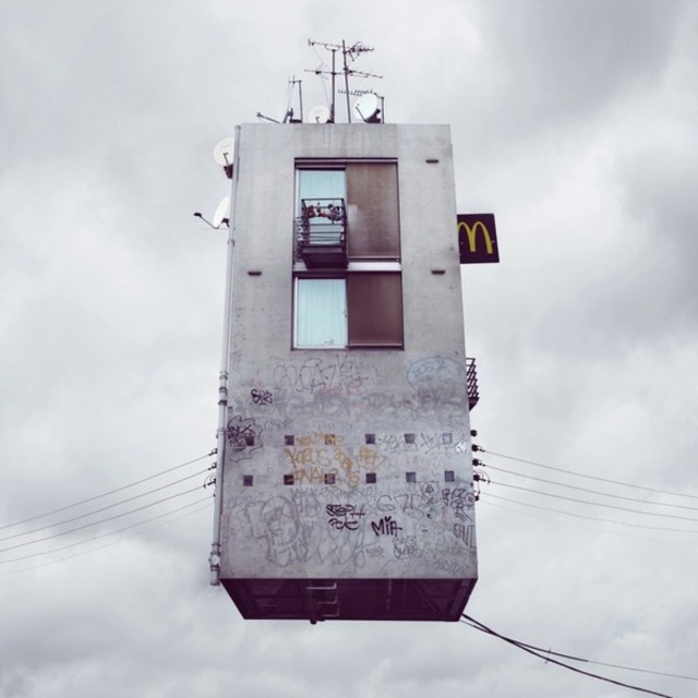 FLYING_HOUSE-laurentchehere.com-3