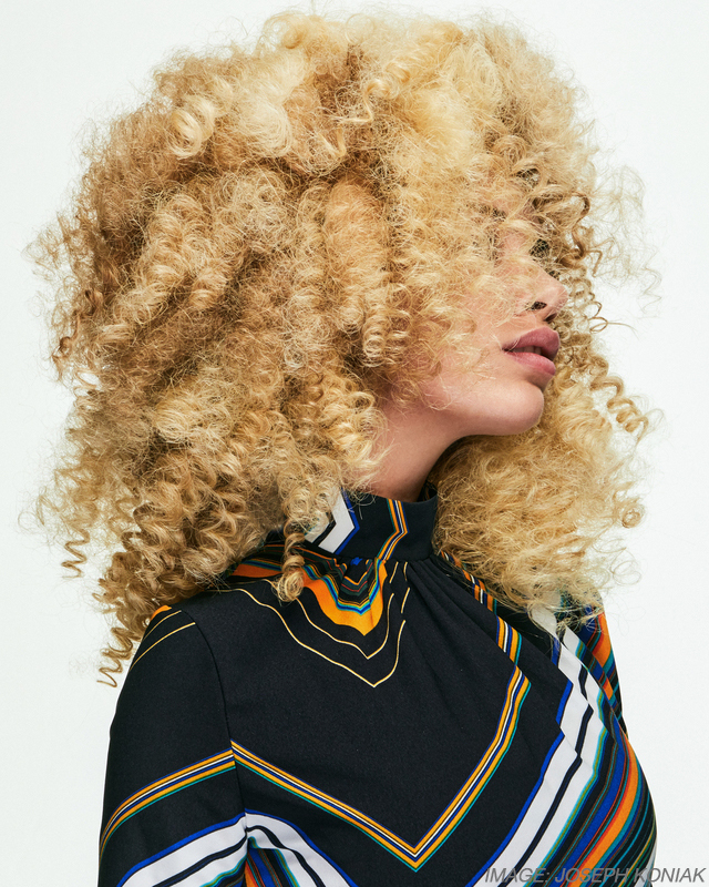Re sized 585bfe17aeec379c9006 frizz