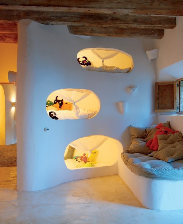 Cubby-hole-bunks