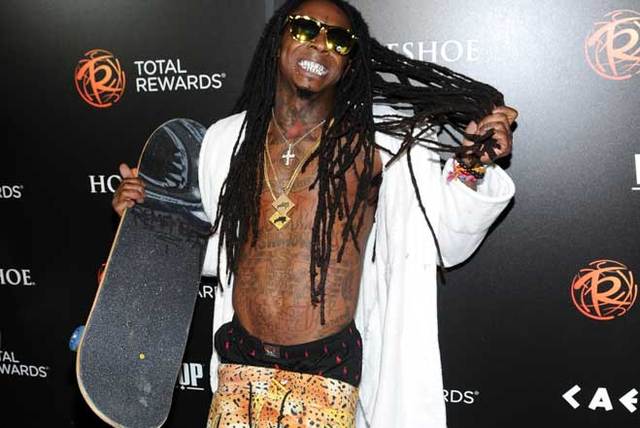 wayne-skateboard-holding