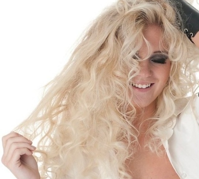 Hairstyle and makeup