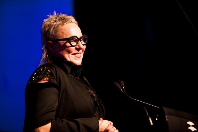 Re sized 6036075903f8766bcd1e 2018 ahia vidal sassoon humanitarian   jenni tarrant delivers acceptance speech  copy
