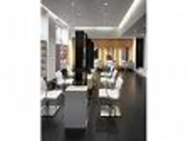SALON INTERIOR