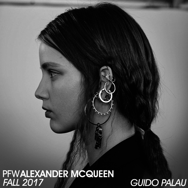 Re sized 61286ee40ea73a14808a alexander mcqueen paris fashion week