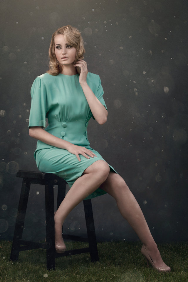 Stoic Beauty 
model | Katya Estes
Styling | Raina Trimble
Make up | Ashley Flora
Hair | Matthew Tyldesley
Photography | Joey Goldsmith