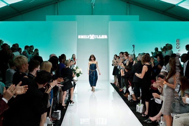 RUNWAY