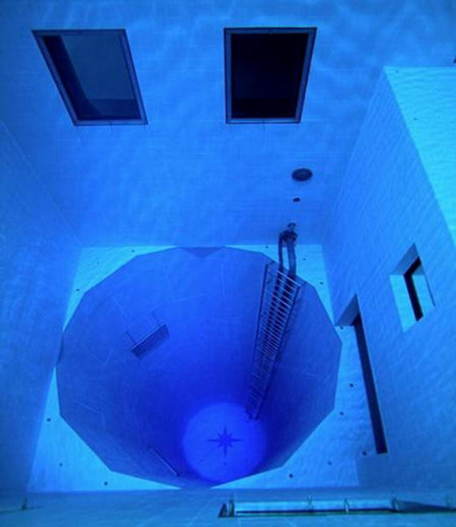 243083,xcitefun-deepest-swimming-pool-6