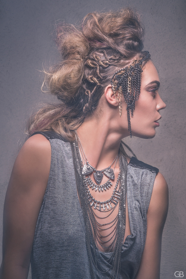 Bangstyle Exclusive Full 
article here: bit.ly/1QFBzoC 
The Eros Collection | Artemis 
Photography | Gary Barragan 
Hair | Matthew Tyldesley 
Make up | Bethany Hood 
Styling | Kristina Sellars 
Model | Jessi Neidert