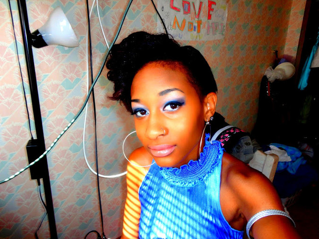blUe.