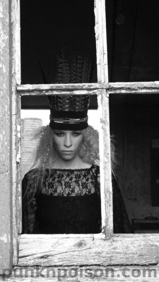 Model:Leo on location