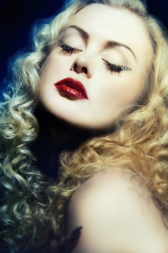 Photo: Alex Falcao/model Jeanette Mathisen