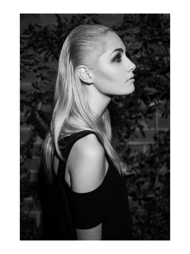 B&W