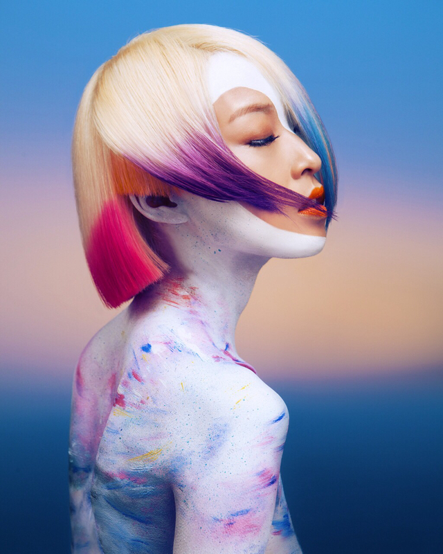 晨曦
黑夜過去 新的一天重新開始 用早晨的陽光沐浴在微風中感受新生

After a new morning begins and night past. Try to bath in the morning breeze in a brand new day.