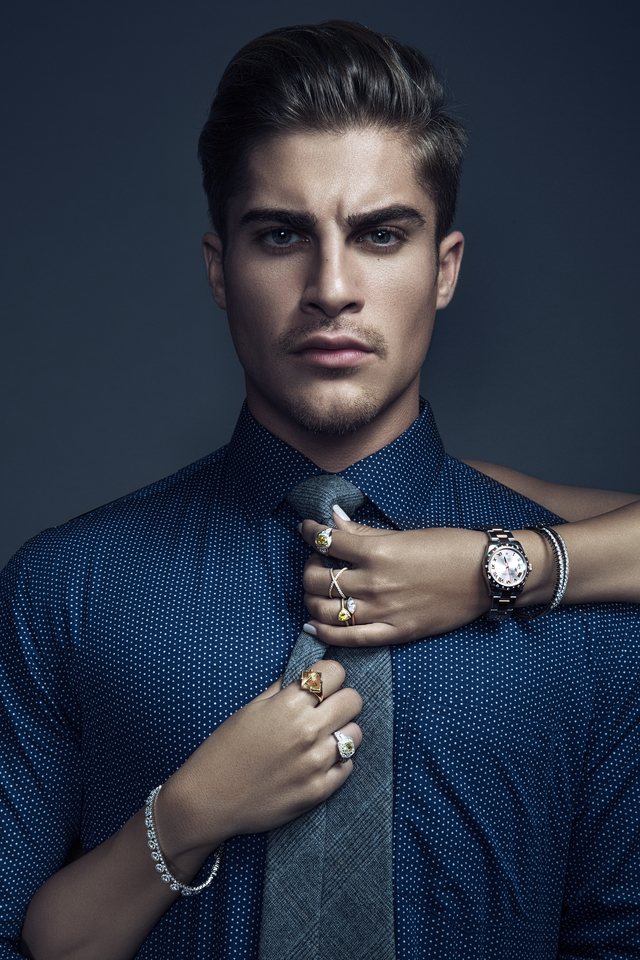 Hot Ice
Winter 2015 | The Voice Tribune
Creative director | Lori Kommor
Styling | hand modeling | Nadia London 
Photography | Clay Cook
Add. Processing | Jordan Hartley 
Make up | Bethany Hood
Hair | Matthew Tyldesley
Model | Max Whelan
