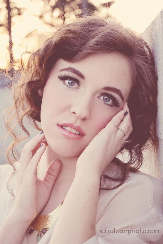 20's Style Curl and Up-Do
