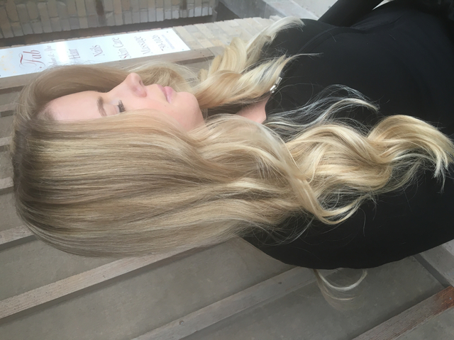 Vibrant blonde. Fresh. 