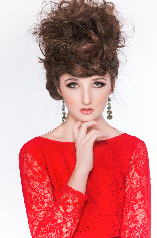 HAIR & MAKEUP: SHERRI JESSEE PHOTO: MICKEY BAKER MODEL: CARLY