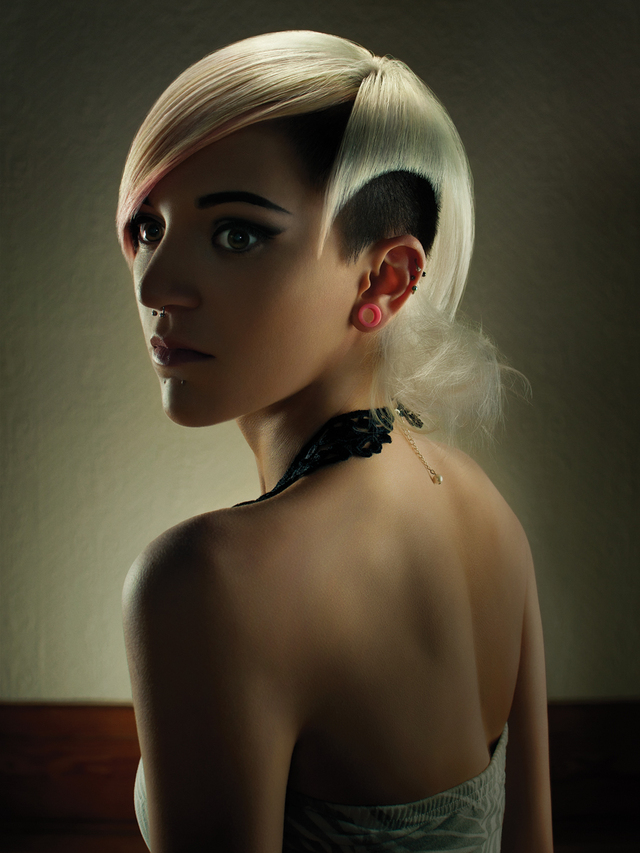 Contessas 24 by Dobrinka Kuyumdhieva, Kaaz