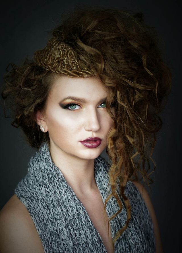 Angled Waves & Woven Details...
Hair by Tina K ...
MU by Hillary Warren