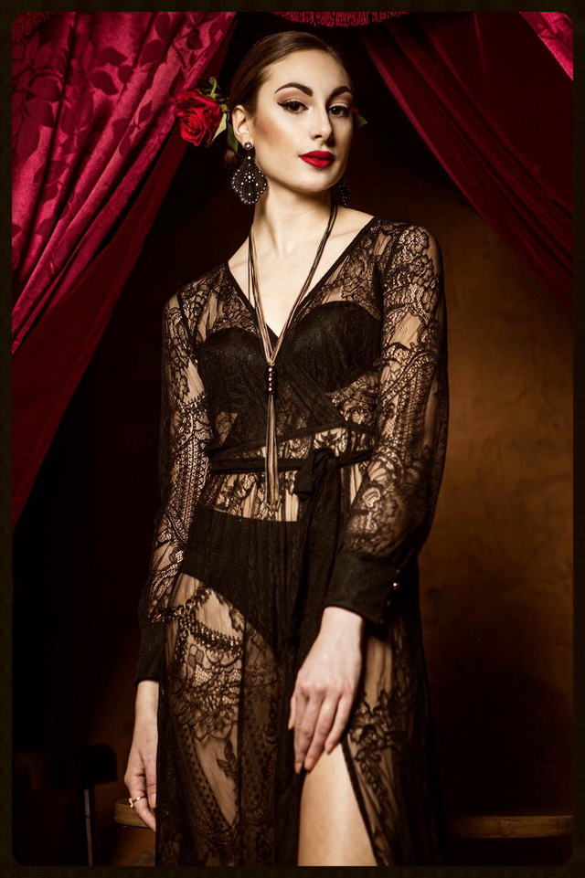 Hair: Anne Chesbro
Makeup: Nikki Mitrakos
Photographer/wardrobe Stylist: Julia Rabkin