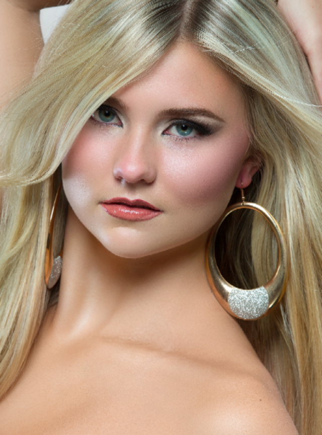 HAIR & MAKEUP: SHERRI JESSEE, PHOTO: NATHAN MAYS