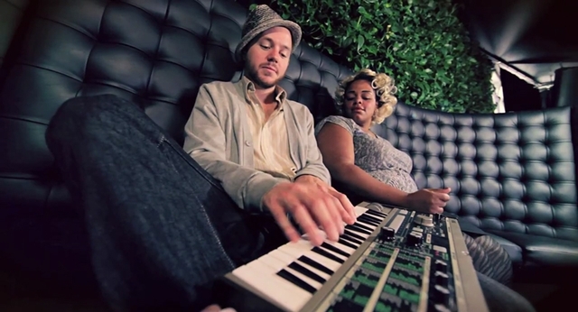 fly-moon-royalty-lemonade