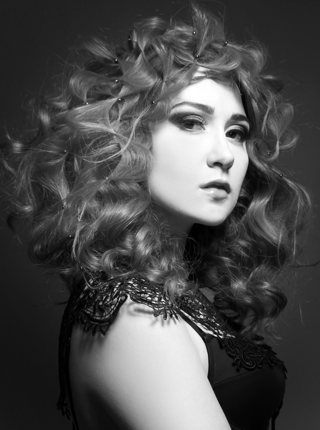 Hair: Nicole Pede
Makeup: Jessica Benner 
Photography: Paula Tizzard 