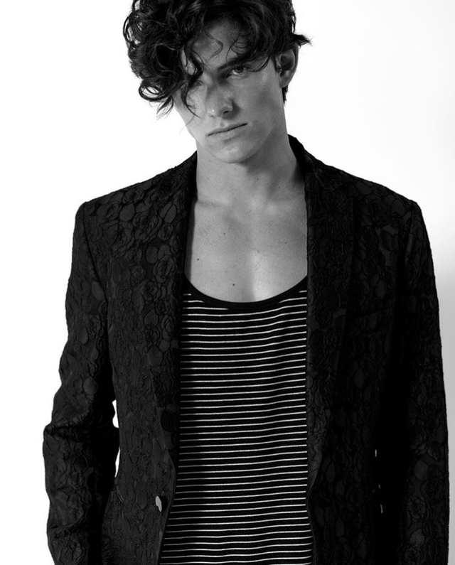 Hair by Genevieve Strazisar
#tedgibsonartisticteam #bts #nyfw #carmenmarcvalvo makeup by Romero Jennings