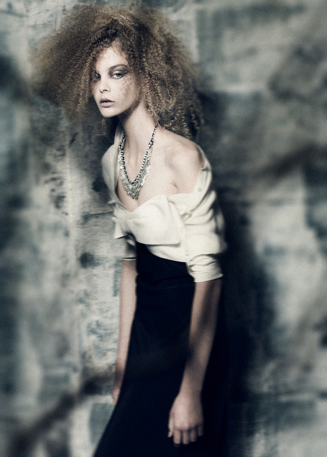 Hair: Michael Beel Stylist:Dan Ahwa Makeup:Kiekie Stanners Photo:Jessica Sim 