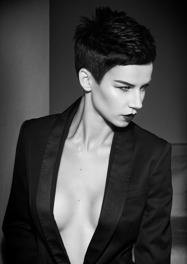 Dutch Beauty
Hair: Natasja Keijzer
Photographer : Richard Monsiers
Mua : Juliette den Ouden
Styling : Jeroen Kamphorst