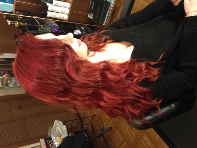 Red vintage fun waves