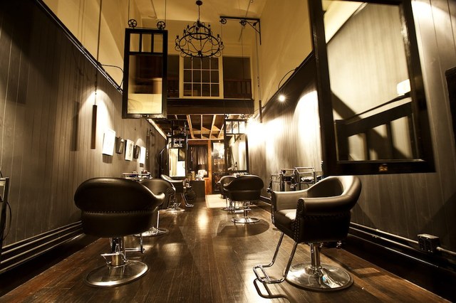 Salon stations