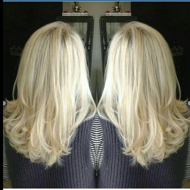 Bombshell blonde!