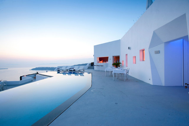 Amazing-View-Grace-Santorini-Hotel-by-Divercity-and-mplusm