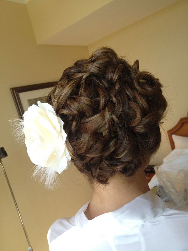 Aquali Bridal