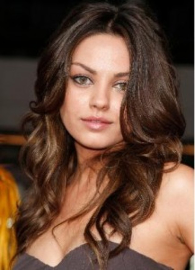 Best-Hairstyles-for-Round-Face-Shapes-217x300