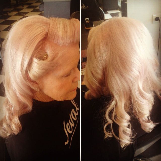 Champagne pink pinup