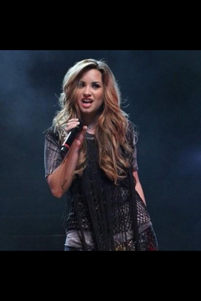 Demi's hair is gorgeous! 