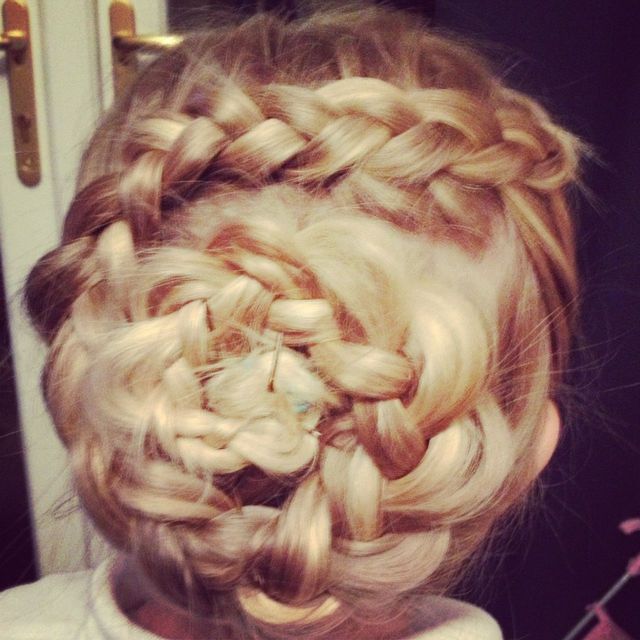 Dutch flower braid