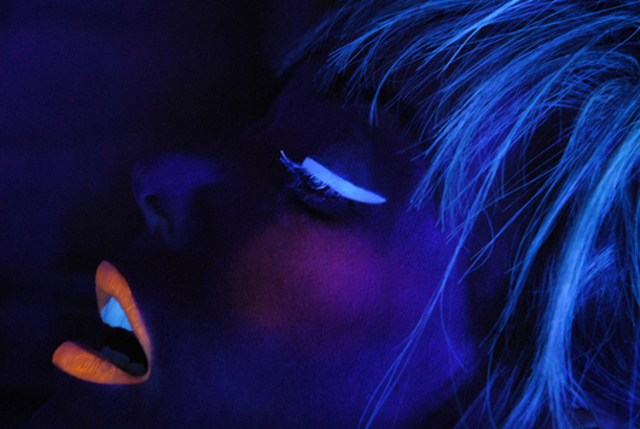 Fluo-Night-model-visual