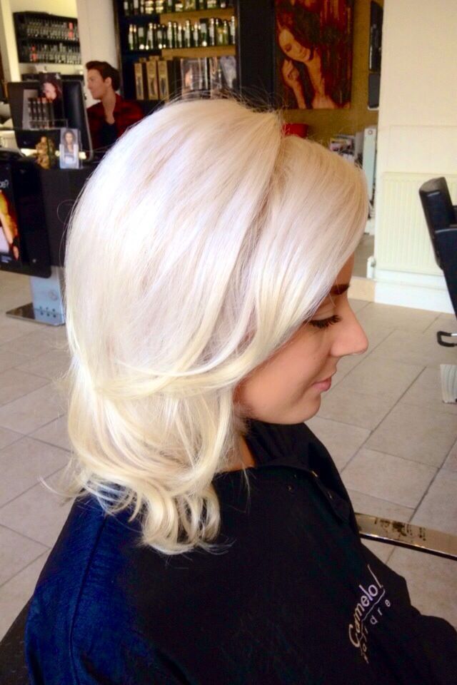 Glossy Platinum Blonde using Keune Ultimate Blonde 
