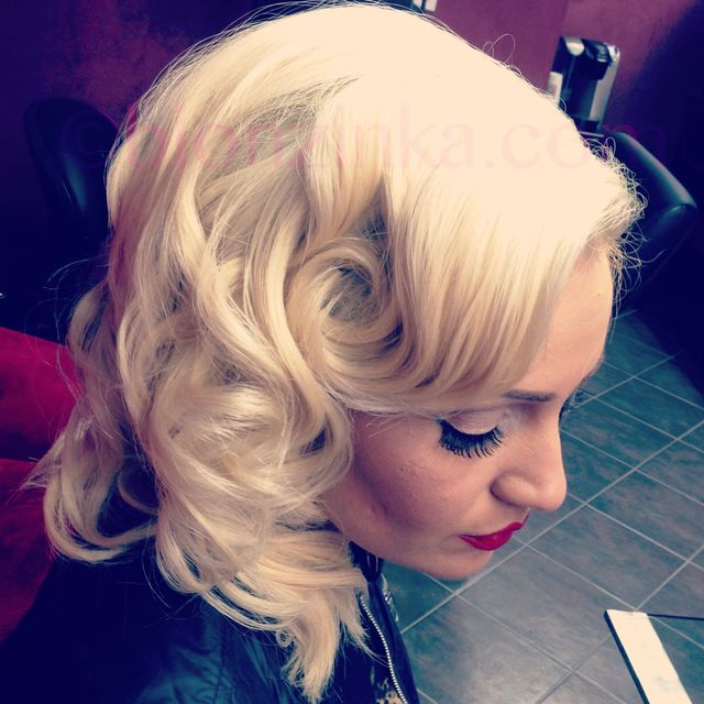 Hollywood Style Vintage Waves