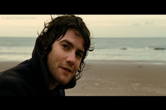 Jim-Sturgess-Across-the-Universe-Stills-jim-sturgess-1605015-399-266