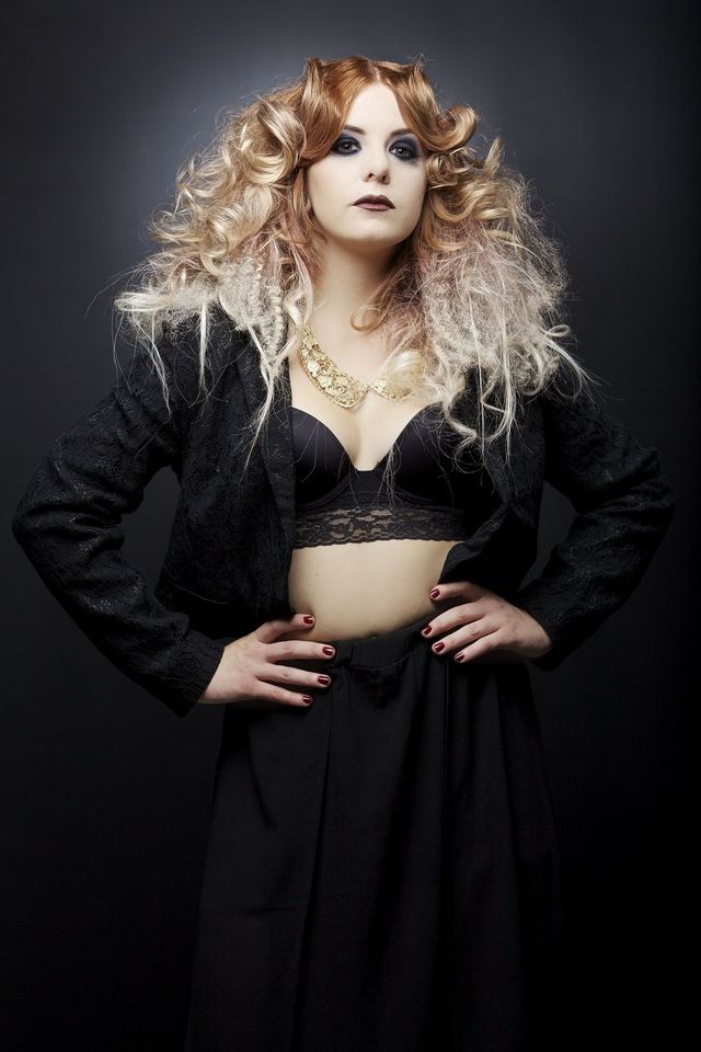 Carlton Hair Montclair. Mua: Roger Salas. Photo: Phillip Mathhews.