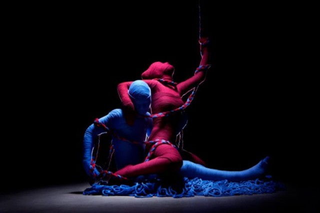 Lana-Sutra-by-Erik-Ravelo-for-Benetton-16-600x400