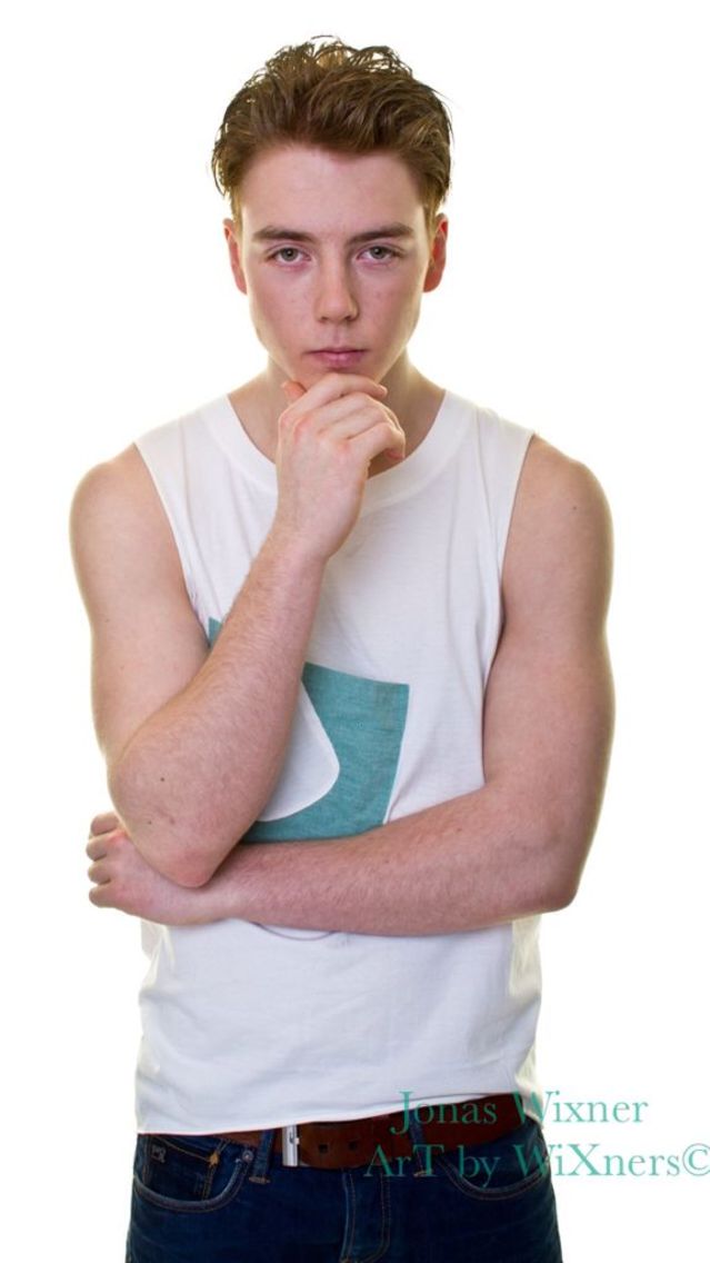 Men's Pampadore, modern