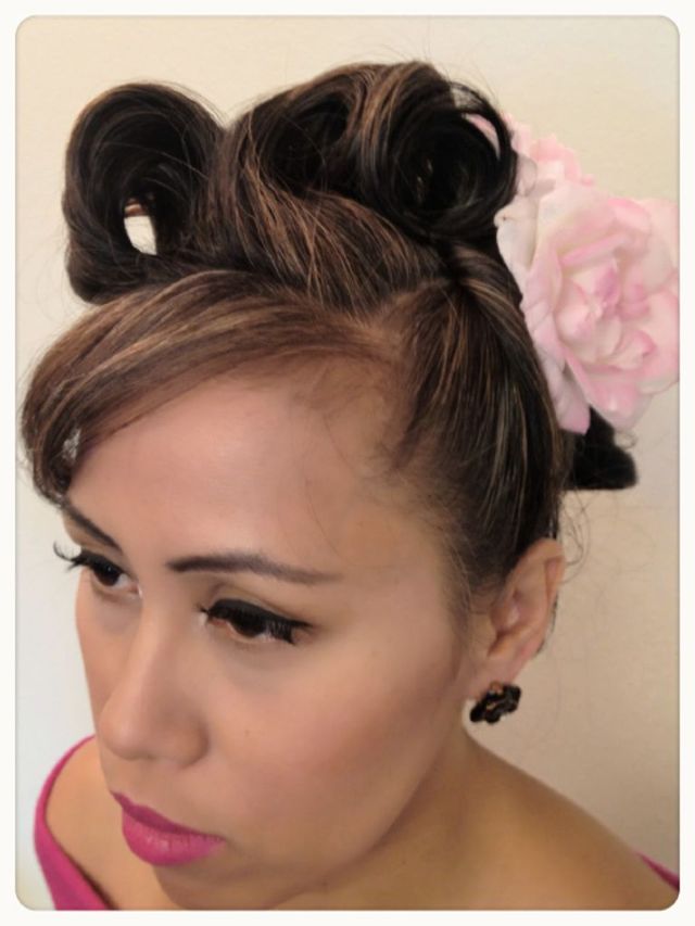 Pin-Up Style Up-Do